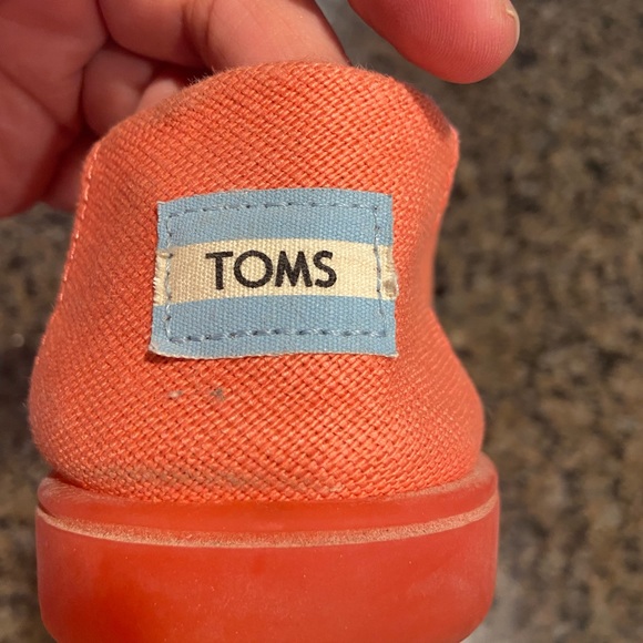 TOMS- coral shoes - Picture 2 of 5